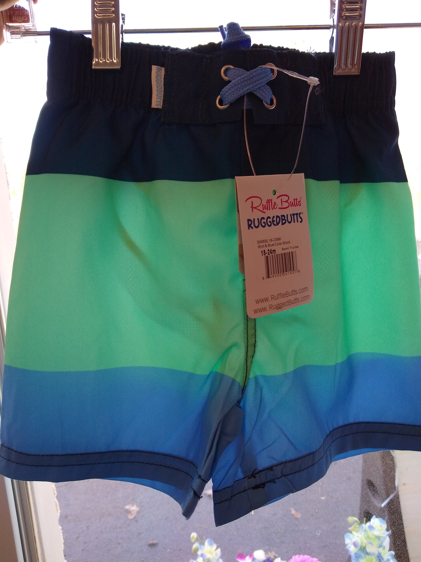 Block Color Trunks