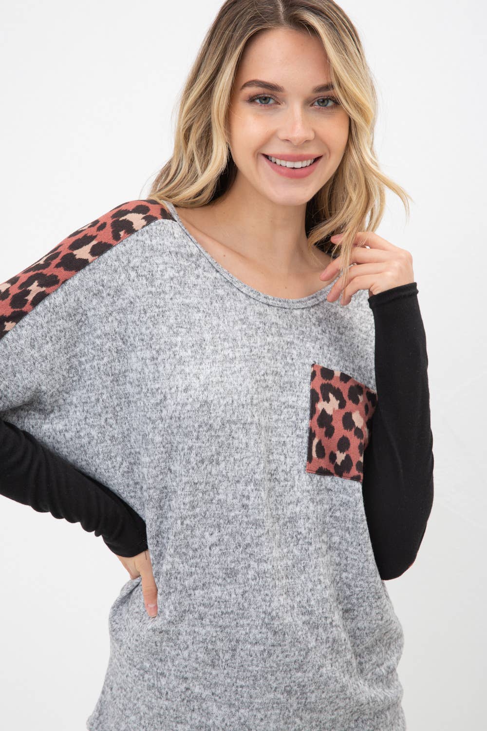 MAUVE LEOPARD ACCENT KNIT TOP