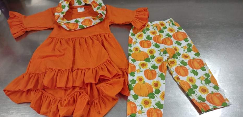 Pumpkin Sunflower and scarf outfit